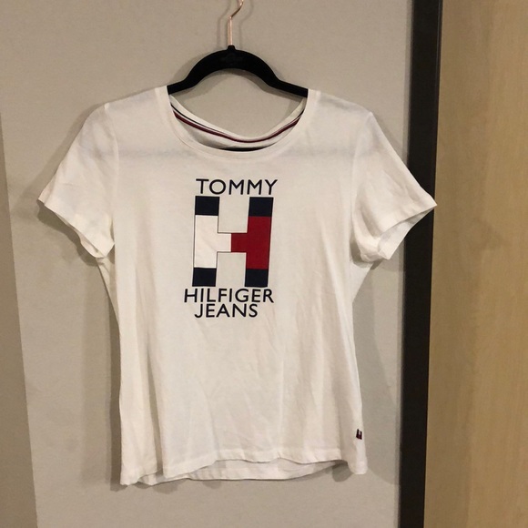 white tommy hilfiger t shirt womens